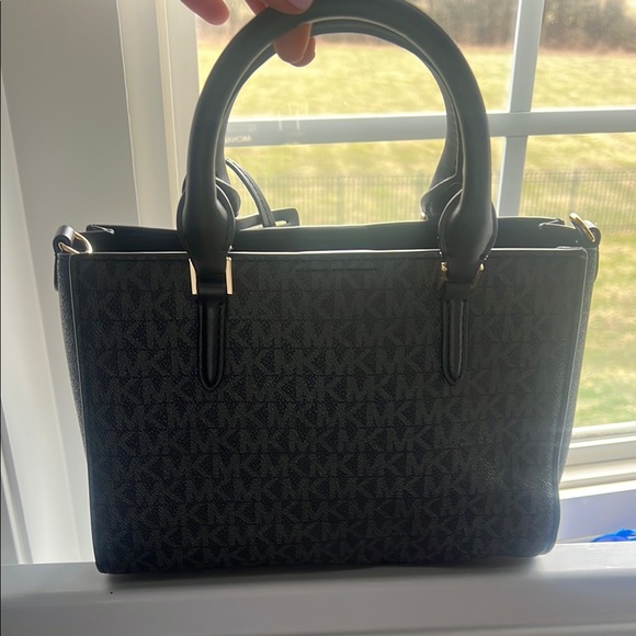 Michael Kors XS Carry All Jet Set Travel Womens Tote (BLACK SIG/GOLD) - Picture 3 of 7